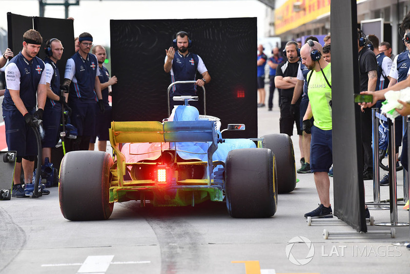 Robert Kubica, Williams FW41 with aero paint over the whole car