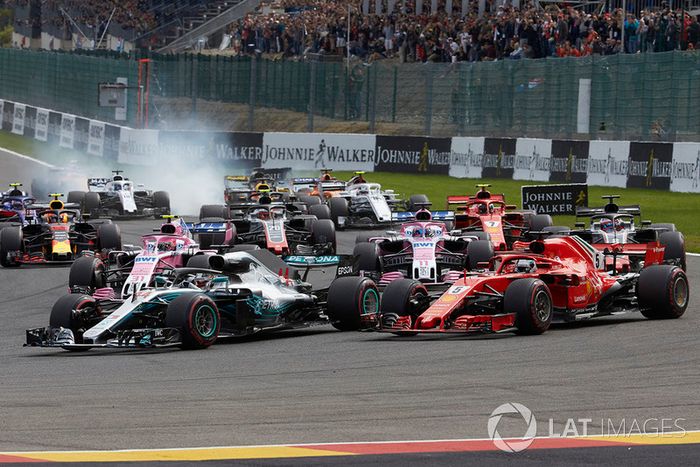 Lewis Hamilton, Mercedes AMG F1 W09, Sebastian Vettel, Ferrari SF71H, Esteban Ocon, Racing Point Force India VJM11, Sergio Perez, Racing Point Force India VJM11, Romain Grosjean, Haas F1 Team VF-18, en la salida