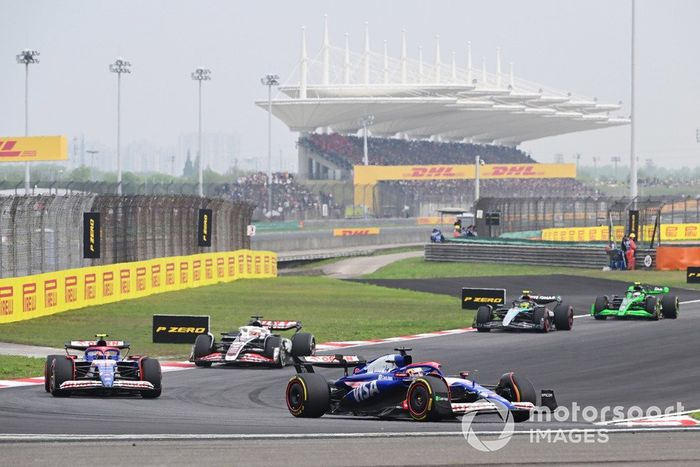 Daniel Ricciardo, RB F1 Team VCARB 01, Yuki Tsunoda, RB F1 Team VCARB 01, Kevin Magnussen, Haas VF-24