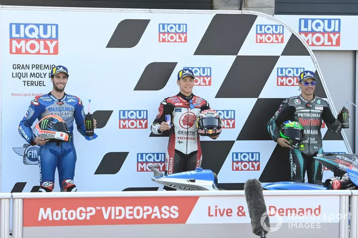 Los 3 primeros clasificados Alex Rins, Team Suzuki MotoGP, ganador de la pole Takaaki Nakagami, Team LCR Honda,  Franco Morbidelli, Petronas Yamaha SRT