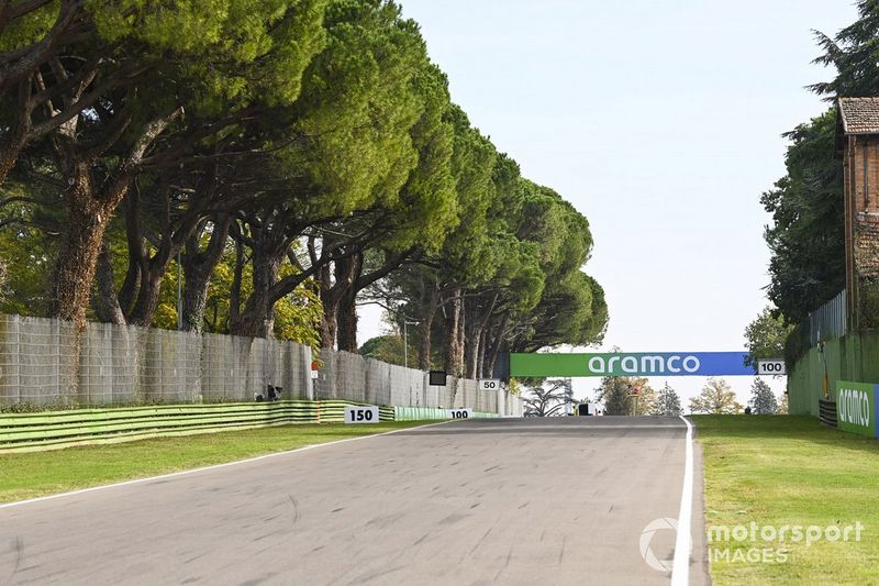 Carteles de patrocinadores en Imola