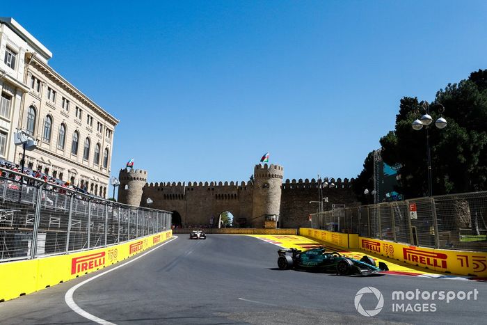 Lance Stroll, Aston Martin AMR22, Mick Schumacher, Haas VF-22