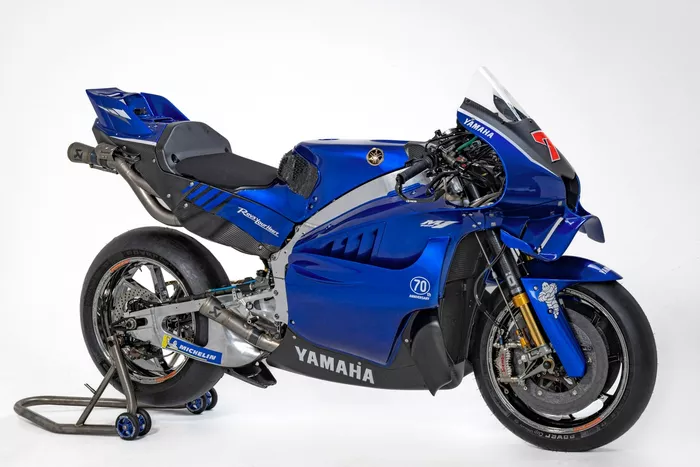 ヤマハ、V4エンジン搭載の新バイクをお披露目。サンマリノGPのワイルド