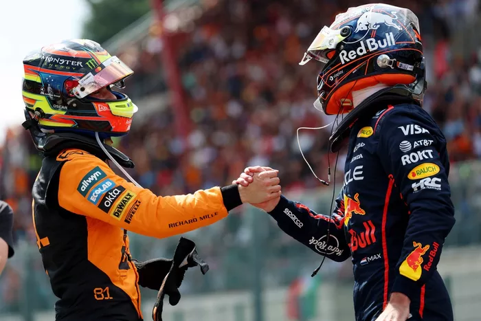 Max Verstappen, Red Bull Racing, Oscar Piastri, McLaren