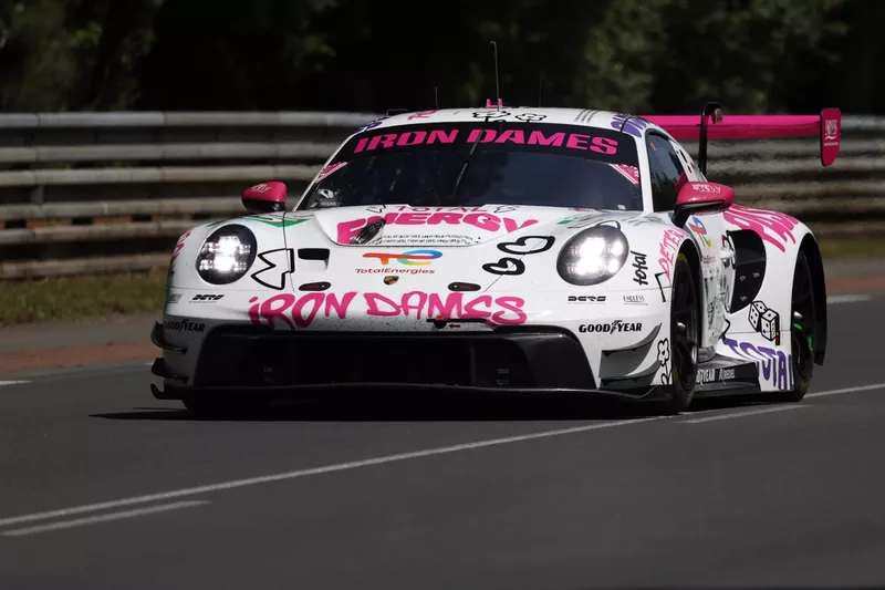 #85 Iron Dames Porsche 911 GT3 R LMGT3 : Celia Martin, Rahel Frey, Sarah Bovy