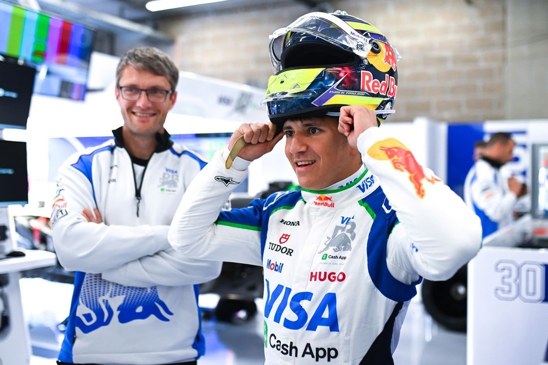 Isack Hadjar, Equipo Racing Bulls