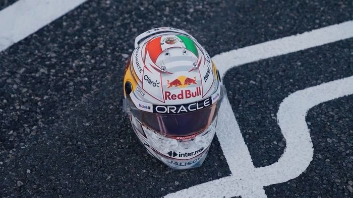 Casco de Sergio Pérez. Red Bull Racing