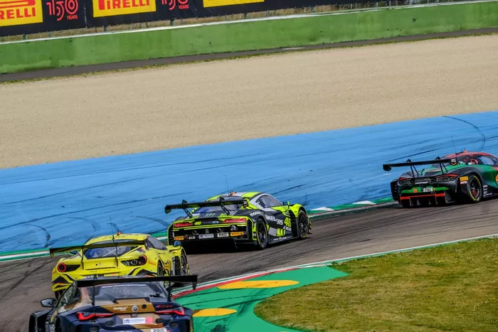 #46 Team WRT, Audi R8 LMS Evo II GT3: Nico Müller, Frédéric Vervisch, Valentino Rossi