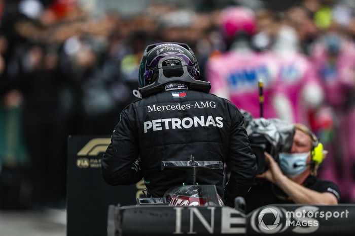 Lewis Hamilton, Mercedes-AMG F1, llega a Parc Ferme después de asegurar su séptimo campeonato mundial