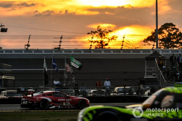 #25 BMW Team RLL BMW M8 GTE, GTLM: Timo Glock, Philipp Eng, Bruno Spengler, Connor De Phillippi