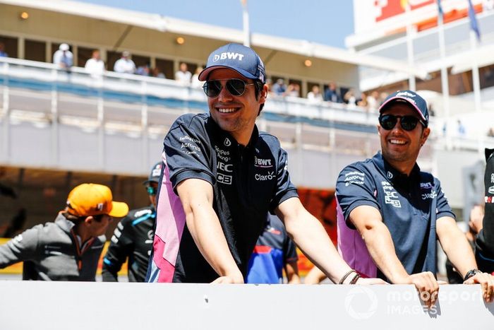 Lance Stroll, Racing Point, y Sergio Pérez, Racing Point, en el desfile de pilotos