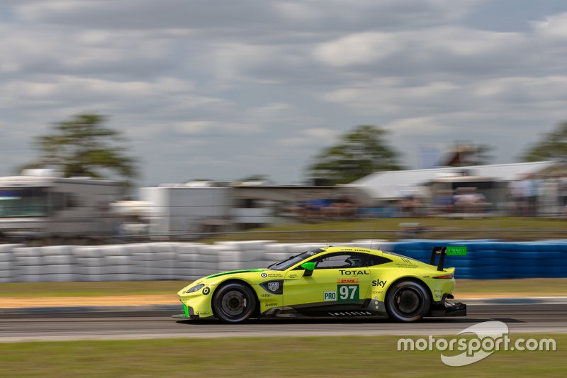 #97 Aston Martin Racing Aston Martin Vantage AMR: Alex Lynn, Maxime Martin