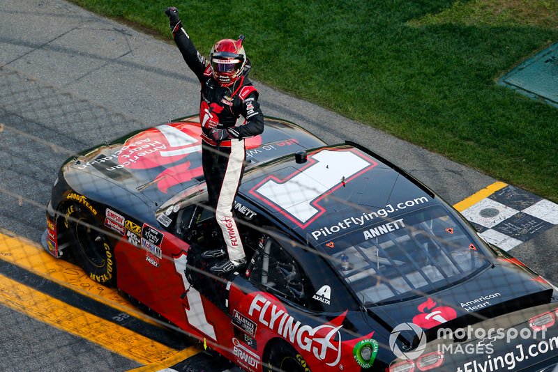 Race winner Michael Annett, JR Motorsports Chevrolet