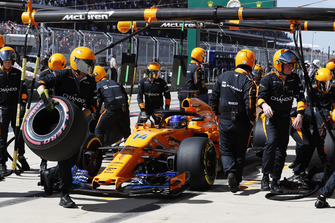 Fernando Alonso, McLaren MCL33, abandonne
