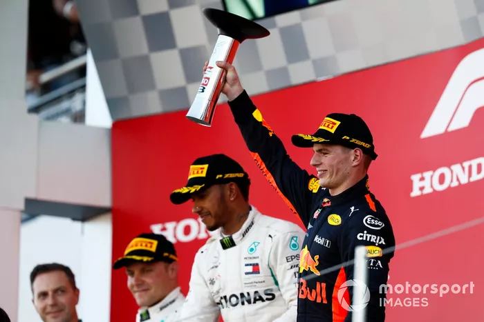Podio: tercer lugar Max Verstappen, Red Bull Racing celebran