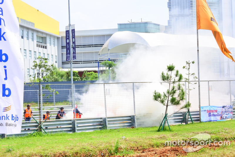 Mobil M Fadli Immammuddin, STC Divisi 1, terbakar