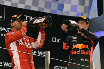 Sebastian Vettel, Ferrari et Max Verstappen, Red Bull Racing sur le podium