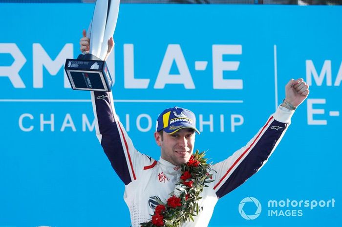 Podio: segundo lugar Robin Frijns, Envision Virgin Racing