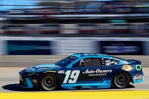 Martin Truex Jr, Joe Gibbs Racing, AUTO-OWNERS INSURANCE / THANK YOU MARTIN Toyota Camry