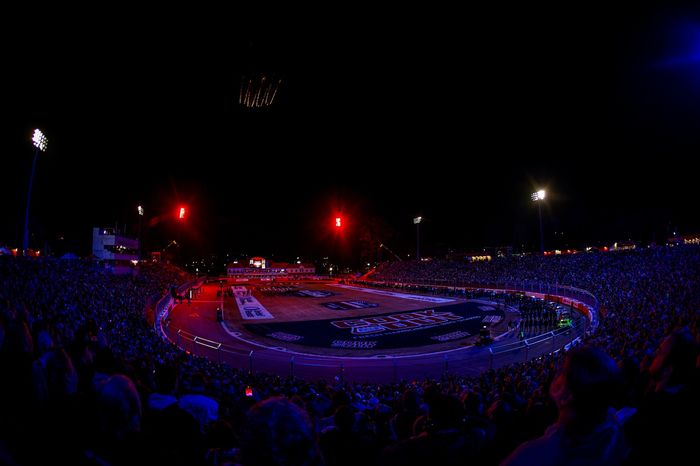 Vista general de las ceremonias previas a la carrera