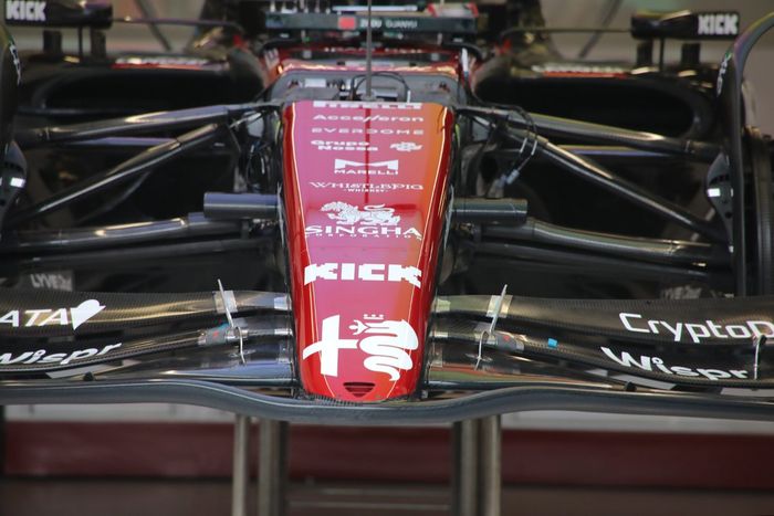 Alfa Romeo Racing C43 detalle frontal