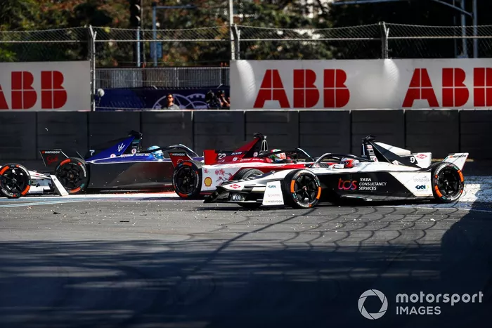 Sacha Fenestraz, Nissan Formula E Team, Nissan e-4ORCE 04, Maximilian Gunther, Maserati Racing, Maserati Tipo Folgore, tras el toque entre Sam Bird, Jaguar Racing, Jaguar I-TYPE 6 y Mitch Evans, Jaguar Racing , Jaguar I-TYPE 6