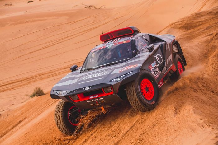 #202 Team Audi Sport Audi: Carlos Sainz, Lucas Cruz