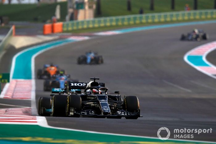 Yuki Tsunoda, AlphaTauri AT02, Valtteri Bottas, Mercedes W12