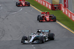 Льюіс Хемілтон, Mercedes-AMG F1 W09, Кімі Райкконен, Ferrari SF71H