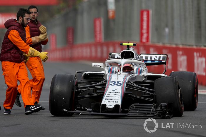 Sergey Sirotkin, Williams FW41 crashed on lap one