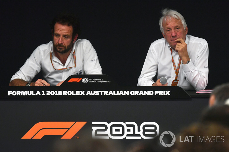Matteo Bonciani, FIA Medya Delegesi ve Charlie Whiting, FIA Delegesi