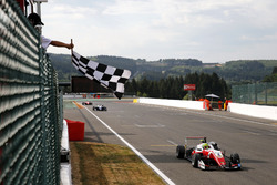 Il vincitore della gara Mick Schumacher, PREMA Theodore Racing Dallara F317 - Mercedes-Benz