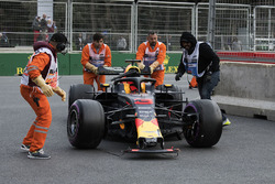 El coche dañado de Daniel Ricciardo, Red Bull Racing
