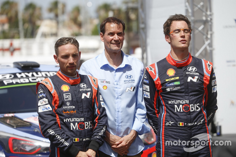 Los ganadores Thierry Neuville, Nicolas Gilsoul, Hyundai Motorsport Hyundai i20 Coupe WRC