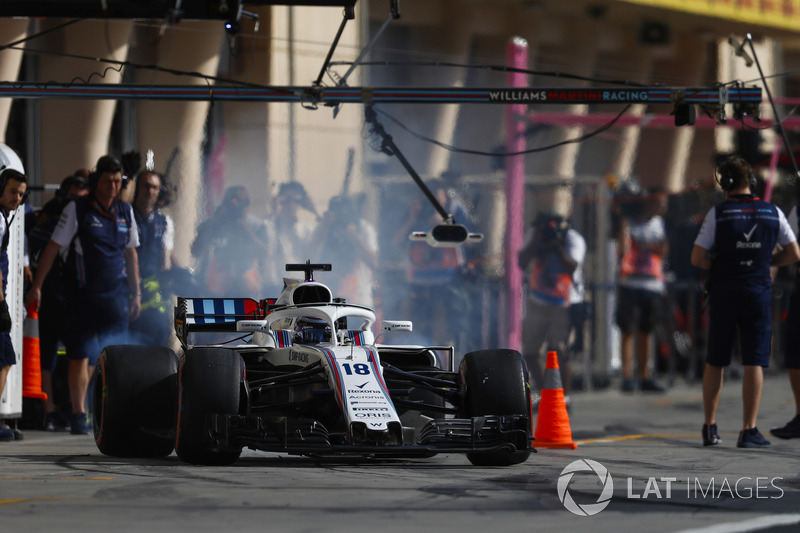 Lance Stroll, Williams FW41 Mercedes, leaves the pits