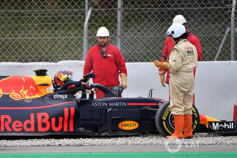 Max Verstappen, Red Bull Racing RB14 nella ghiaia