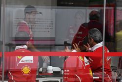 Sebastian Vettel, Ferrari and Maurizio Arrivabene, Ferrari Team Principal