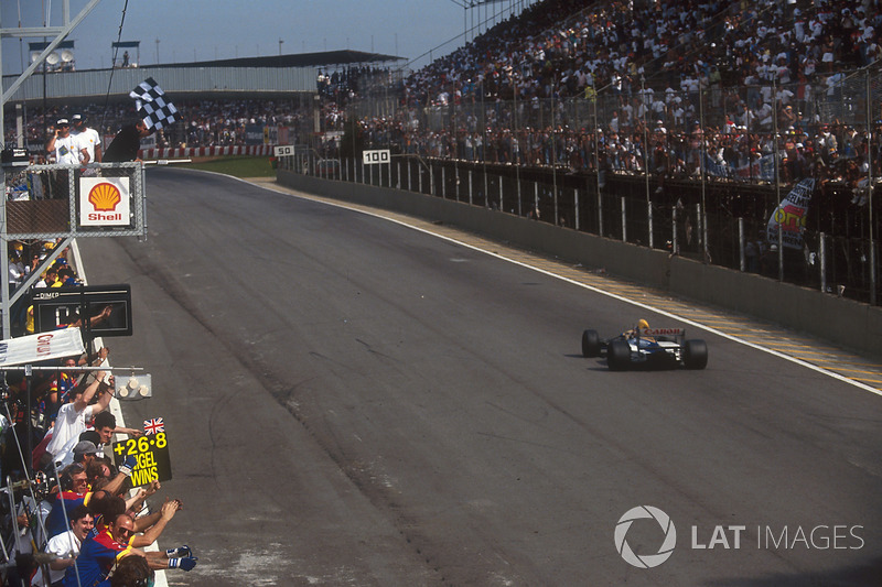 1992. Інтерлагос. Подіум: 1. Найджел Менселл, Williams FW14BRenault. 2. Рікардо Патрезе, Williams Renault. 3. Міхаель Шумахер, Benetton Ford