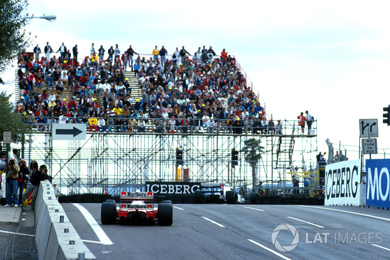 Жан Алезі, Tyrrell 018 Ford, Айртон Сенна, Mclaren MP4/5B