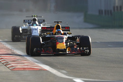 Даніель Ріккардо, Red Bull Racing RB13, Ленс Стролл, Williams FW40