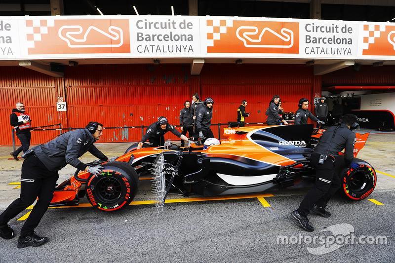 McLaren MCL32 von Fernando Alonso in der Boxengasse