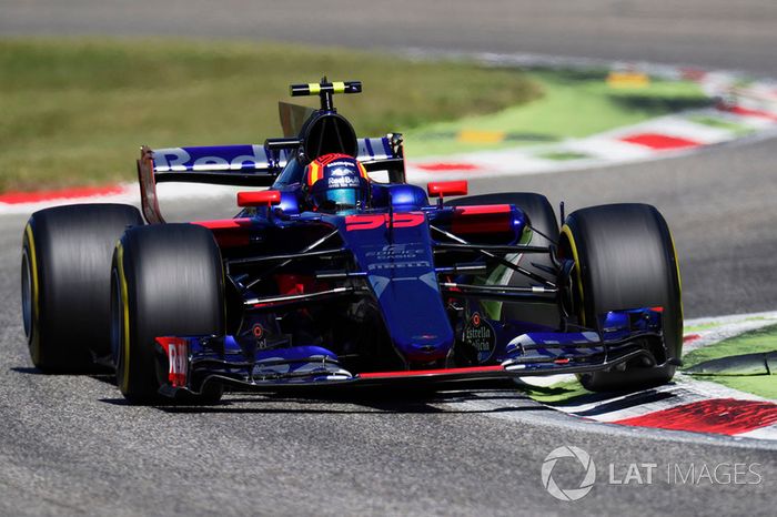 Carlos Sainz Jr., Scuderia Scuderia Toro Rosso STR12