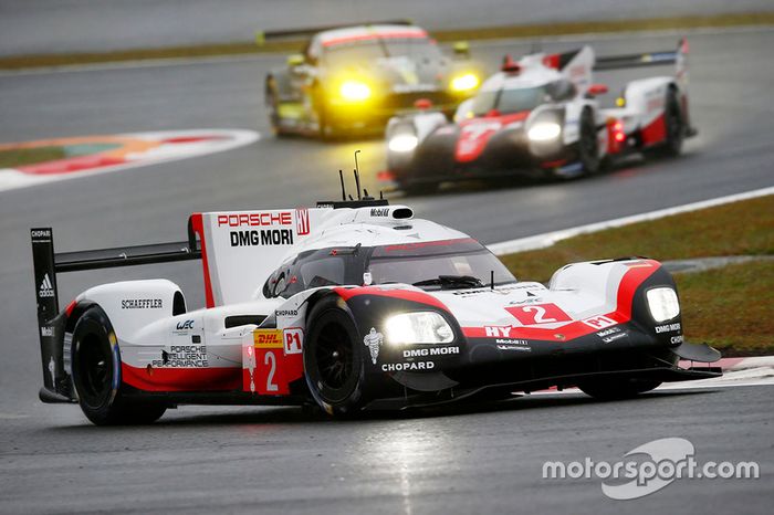 #2 Porsche Team Porsche 919 Hybrid: Timo Bernhard, Earl Bamber, Brendon Hartley