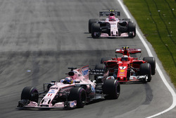 Sergio Perez, Sahara Force India F1 VJM10, Kimi Raikkonen, Ferrari SF70H, Esteban Ocon, Sahara Force