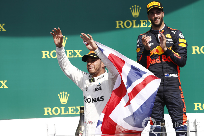 Podyum: Yarış galibi Lewis Hamilton, Mercedes AMG F1, 3. Daniel Ricciardo, Red Bull Racing