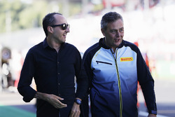 Robert Kubica, Mario Isola, directeur de la compétition de Pirelli