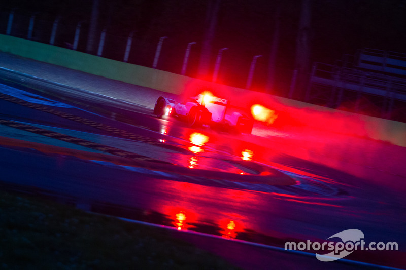 #2 Porsche Team Porsche 919 Hybrid: Timo Bernhard, Earl Bamber, Brendon Hartley