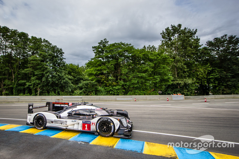 #1 Porsche Team Porsche 919 Hybrid: Timo Bernhard, Mark Webber, Brendon Hartley