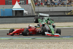 Klaas Zwart en Karl-Heinz Becker crash