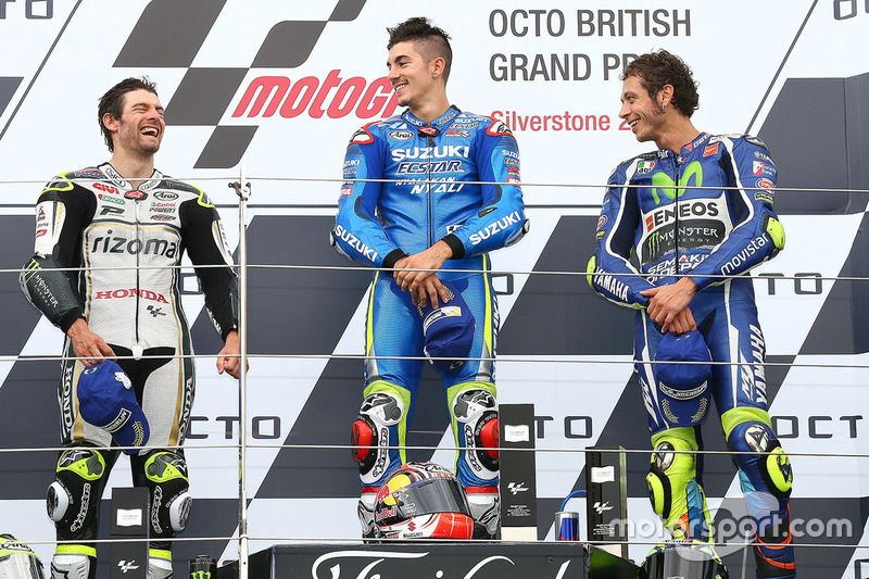 Podium: winnaar Maverick Viñales, Team Suzuki MotoGP, tweede Cal Crutchlow, Team LCR Honda, derde Va